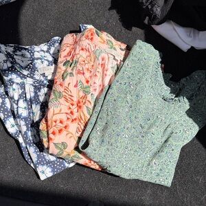 LOFT Green Floral Short-Sleeve Blouse
